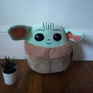 NWT Squishmallow Baby Yoda 10"